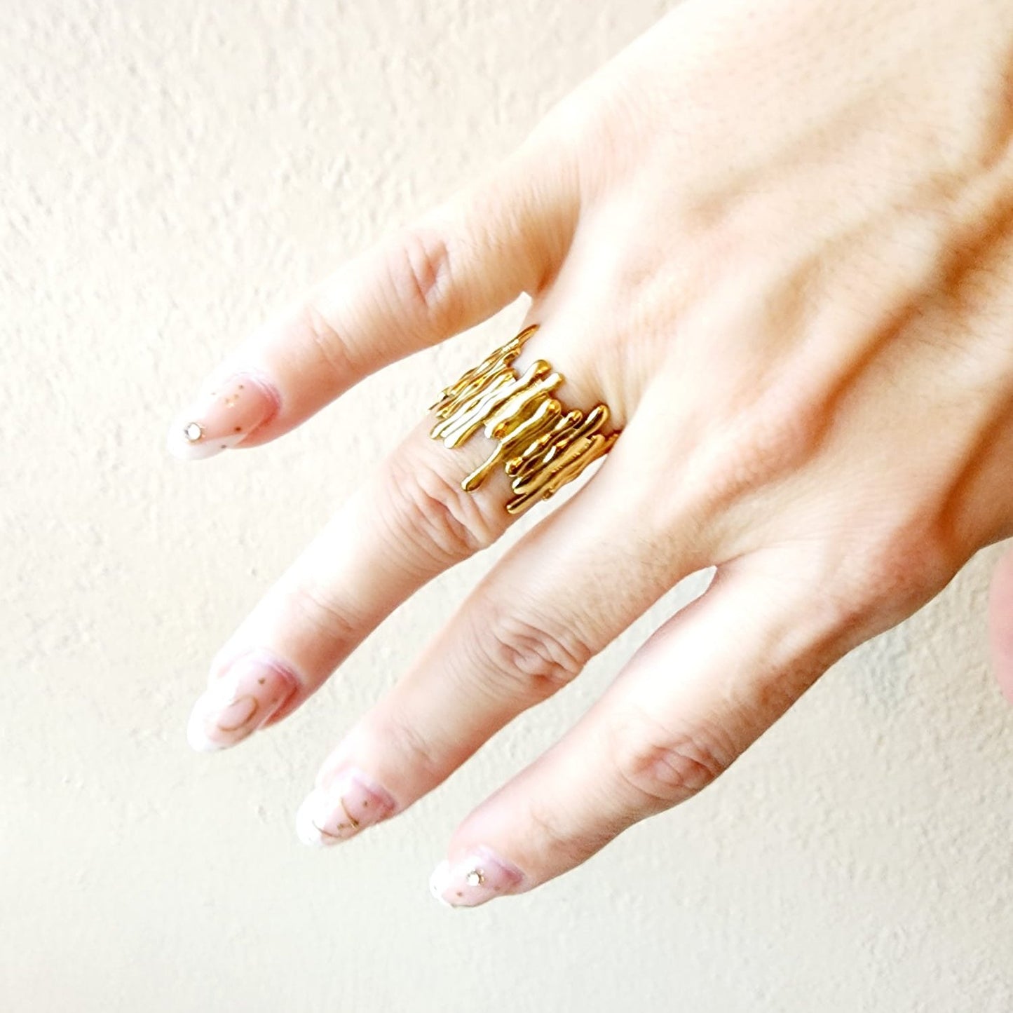 Dripping adjustable Ring, melting gold ring, volcan lava ring, geometric gold ring, Adjustable bold ring, Adjustable Gold ring Delicate and simple ring, chunky star ring, green gold ring, waterproof ring, hypoallergenic ring, untarnish ring, anti tarnish ring, anillo de estrellas, Water Resistant Jewelry