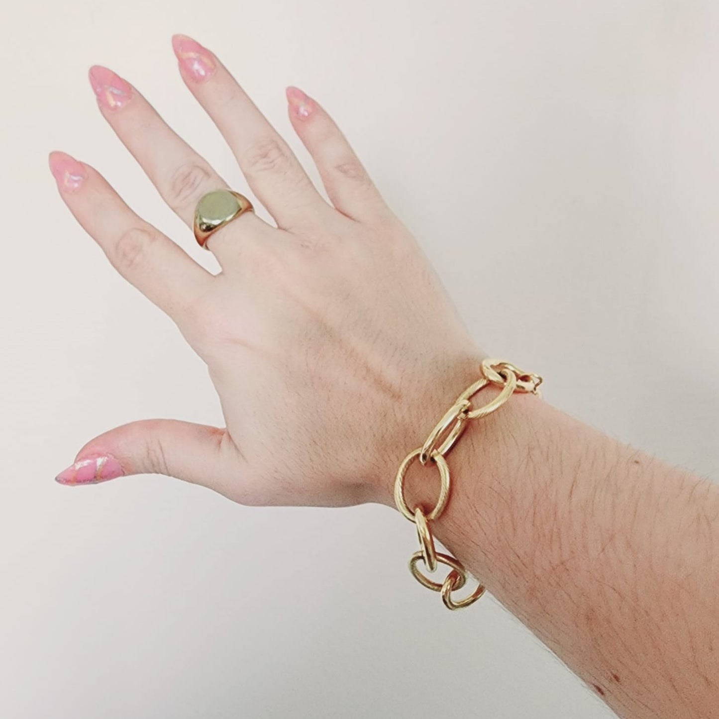 Arm Candy, Belt Bracelet, Vintage Look, Water resistance Bracelet, Vintage Jewelry, Cuban Bracelet, Vintage Bracelet, Paper Link Bracelet, Minimalist Jewelry, Minimalist Gift for her, Minimalist Gift, Minimalist Bracelet , Minimalist Jewelry, link Bracelet, Classy Bracelet, Chunky Bracelet