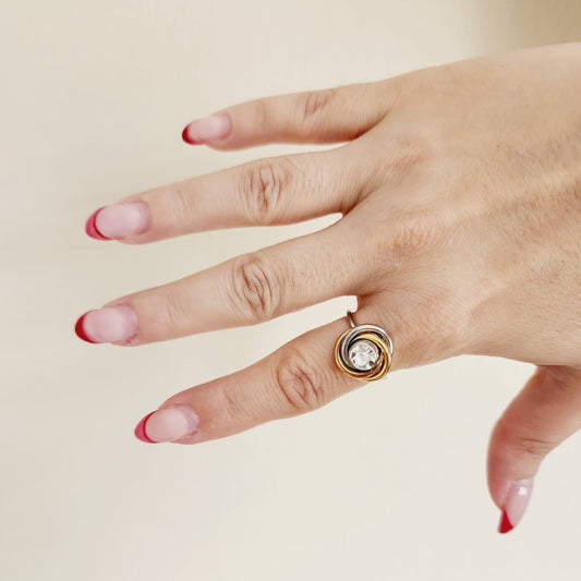 Delicate flower Triple Tone glossy Ring, delicate three tone ring, three tone bold ring, flower ring, rose gold bold ring, three tone mother pearl ring, chunky three tone ring, bulky three tone ring, bold ring, promise ring, bold double tone ring, valentine gift, jewelry gift for valentines, love ring, love jewelry, gift for wife, gift for friend, friendship gifts, self love ring, amor propio anillo, anillo de corazon, waterproof ring, waterproof jewelry