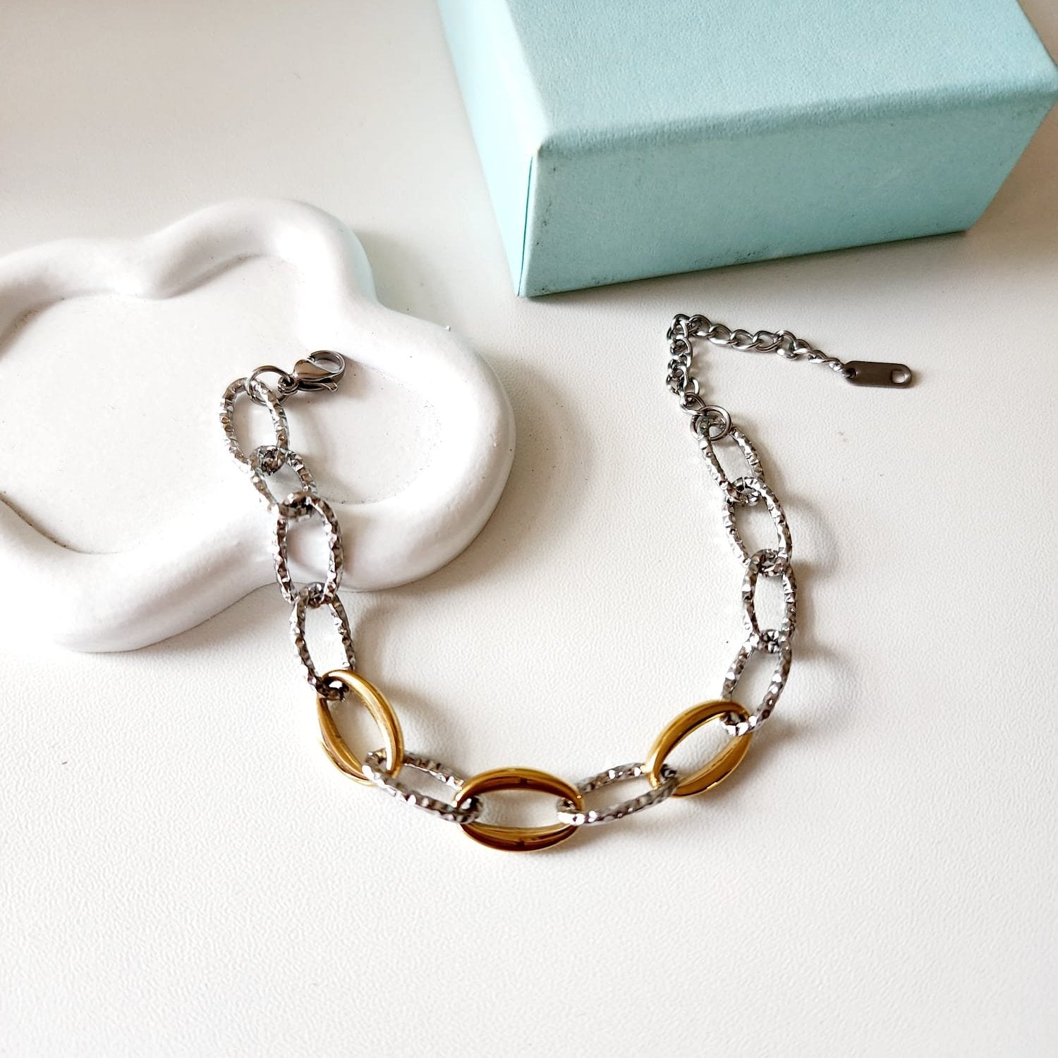 Geometric two tone bracelet, Circular double tone bracelet, Double tone vintage bracelet, constellation bracelet, Vintage bracelet, double tone jewelry, Water resistance Bracelet, Mesh silver bracelet, Vintage Jewelry, 
Cuban Bracelet, Vintage Bracelet, Paper Link Bracelet, Minimalist Jewelry, Minimalist Gift for her, religious gift, waterproof bracelet, Water resistant bracelet, Minimalist Gift