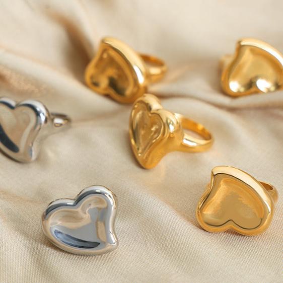 Eos Heart Ring